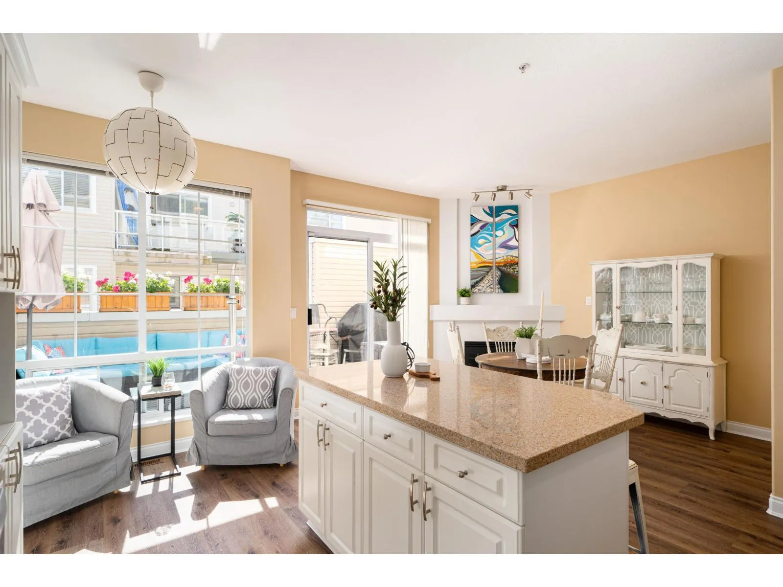 Row / Townhouse for rent: 1159 Vidal Street, White Rock, British Columbia V4B 3T4