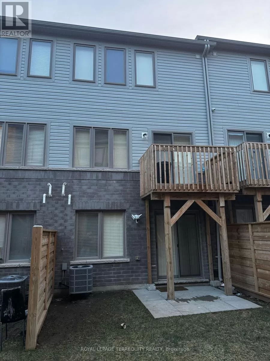 Row / Townhouse for rent: 116 - 2553 Barbarolli Path, Oshawa, Ontario L1L 0P9