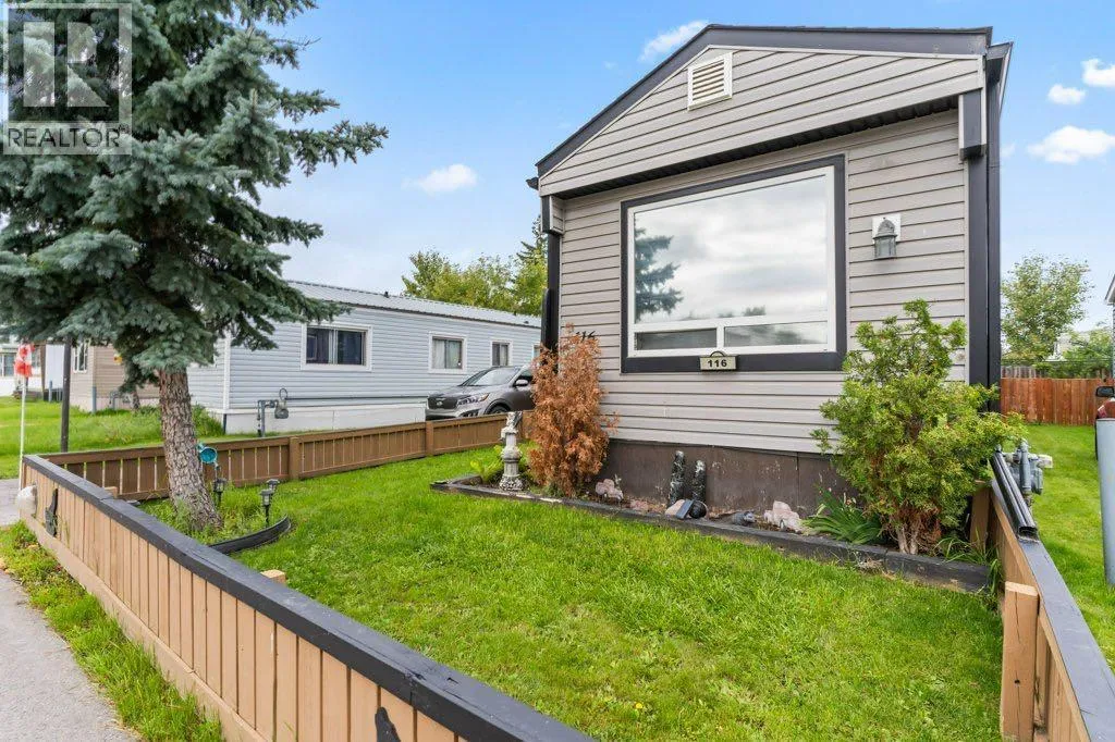 Mobile Home for rent: 116, 6220 17 Avenue Se, Calgary, Alberta T2A 0W6