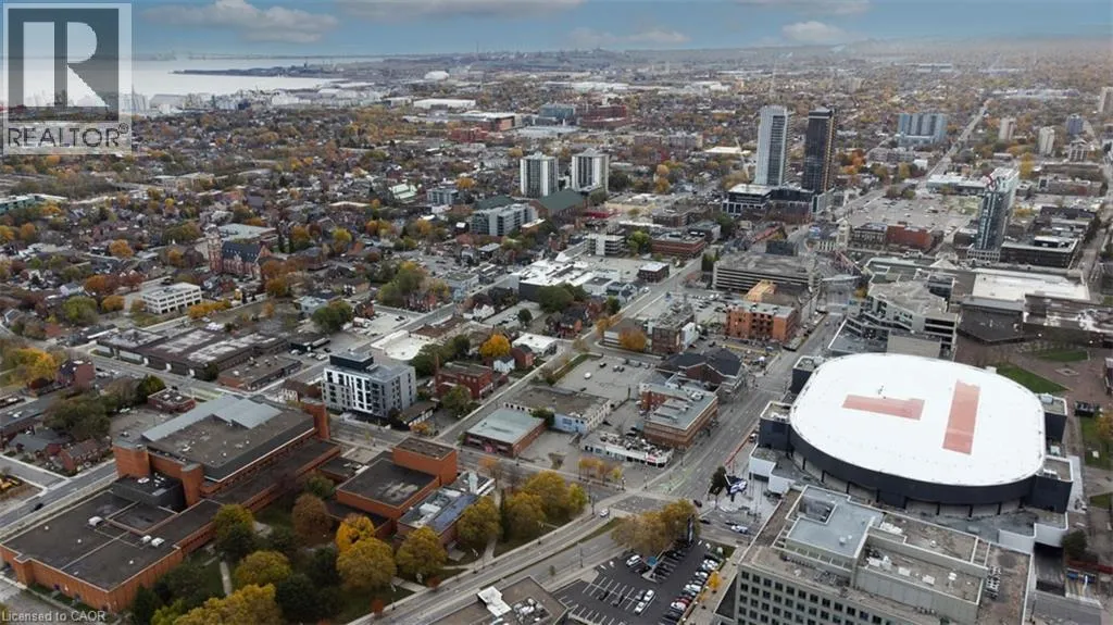 House for rent: 116 Bay Street N, Hamilton, Ontario L8R 2P4