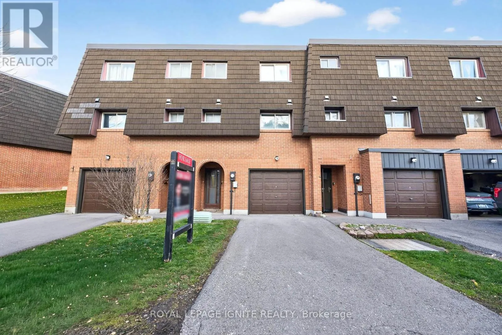 Row / Townhouse for rent: 116 Darras Court, Brampton, Ontario L6T 1W7