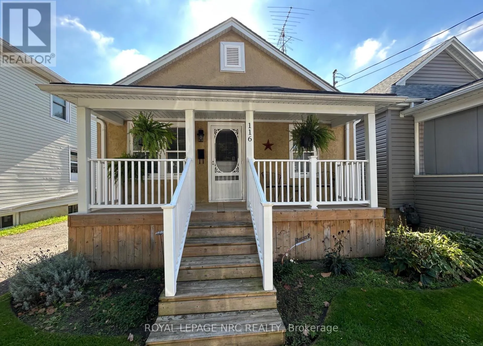 House for rent: 116 Pleasant Avenue, St. Catharines, Ontario L2R 1Y2