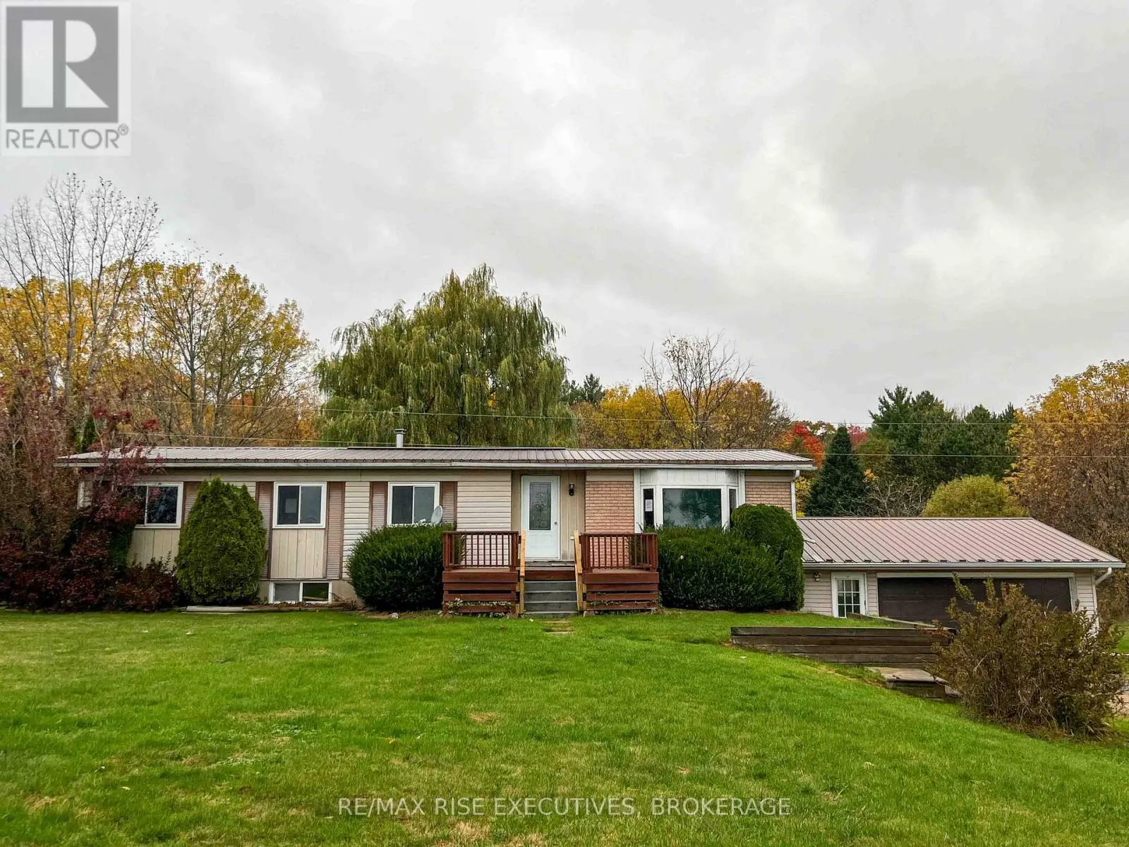 House for rent: 1162 Thousand Islands Parkway, Front of Yonge, Ontario K0E 1R0