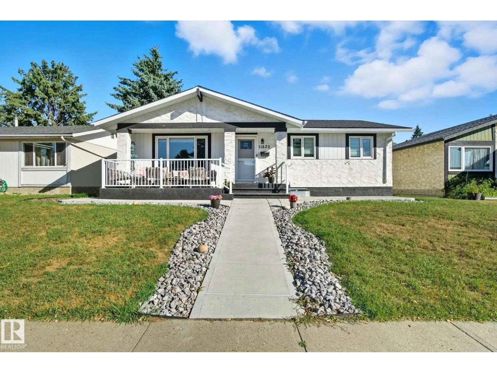 House for rent: 11620 151 Av Nw, Edmonton, Alberta T5X 1C6