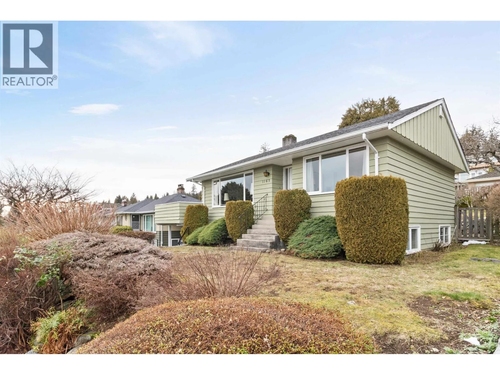 House for rent: 1165 Lawson Avenue, West Vancouver, British Columbia V7T 2E4