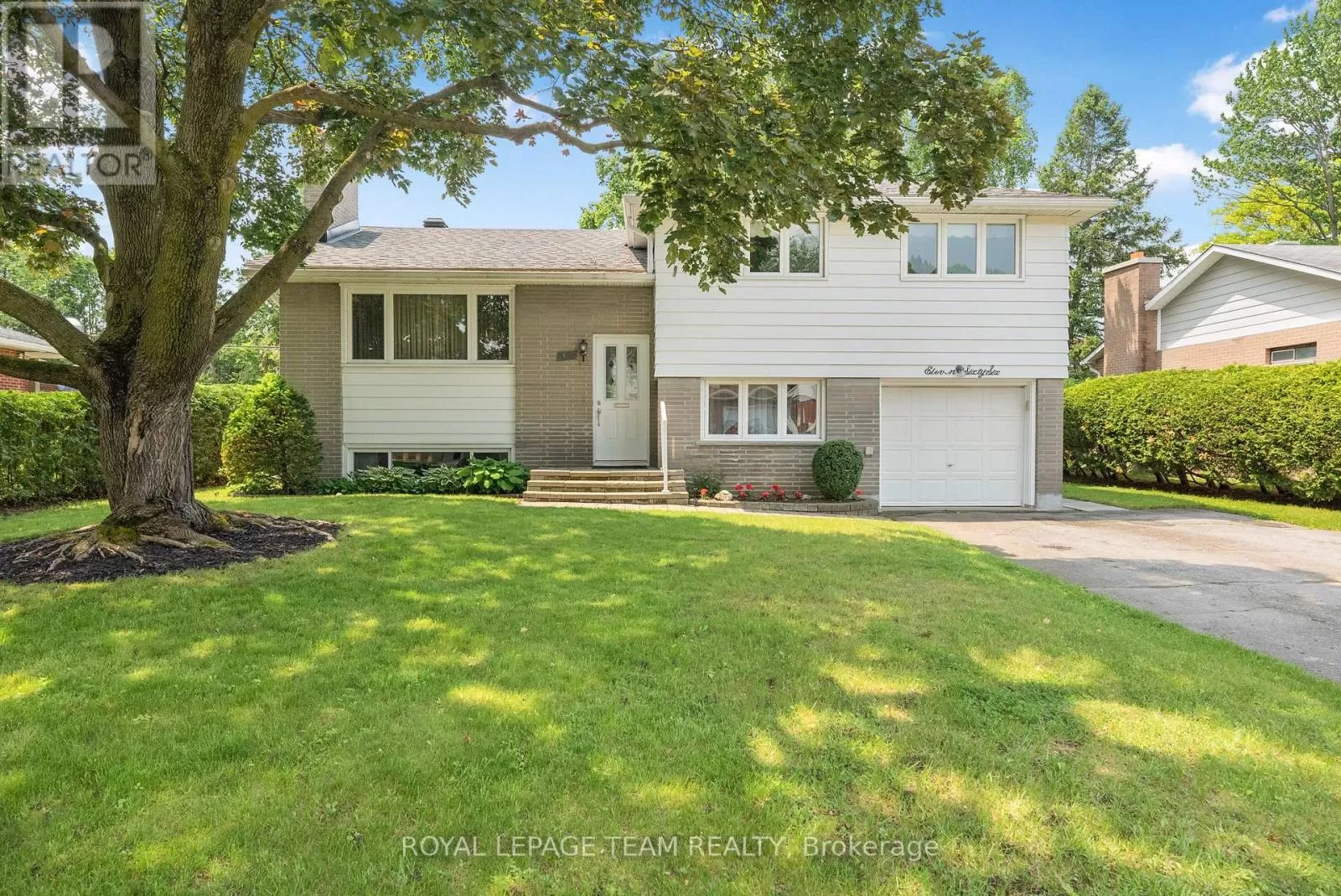 House for rent: 1166 Castle Hill Crescent, Ottawa, Ontario K2C 2A8