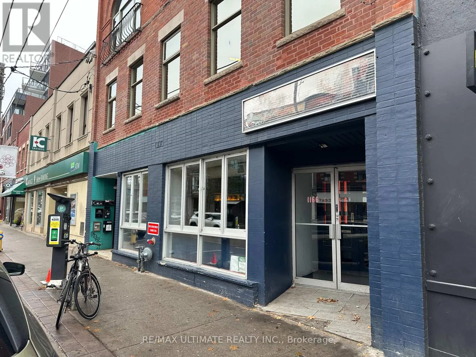1166 Dundas Street W, Toronto, Ontario M6J 1X4