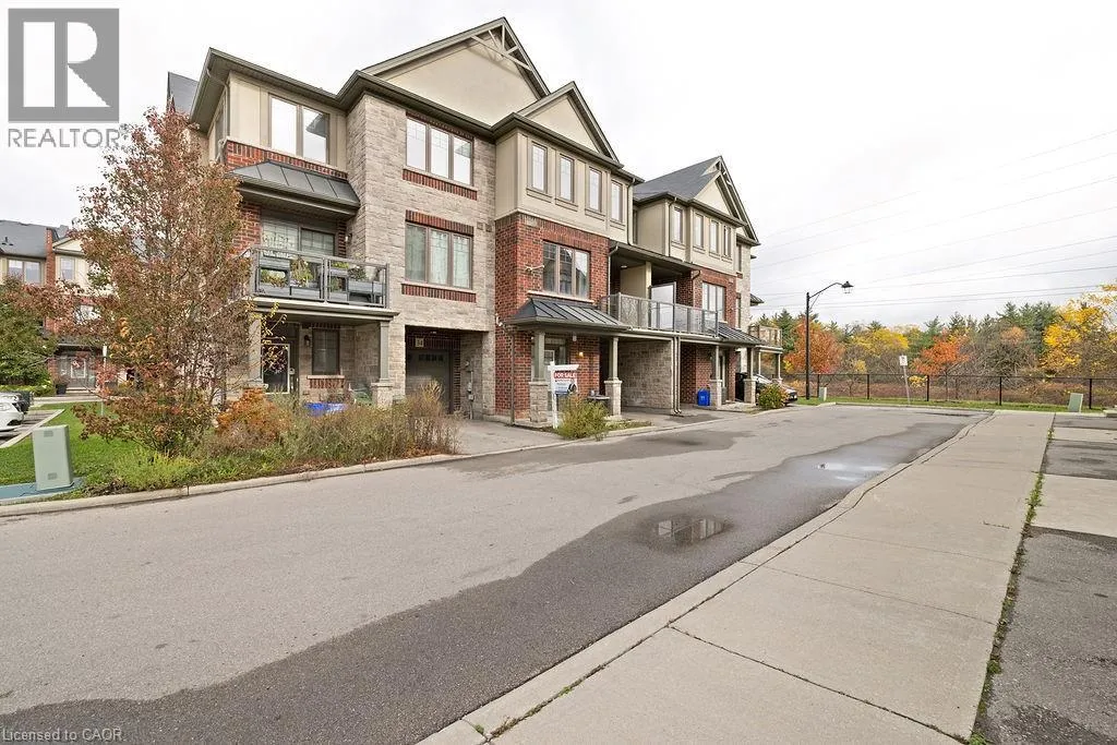 Row / Townhouse for rent: 1169 Garner Road E Unit# 33, Ancaster, Ontario L9G 0G8