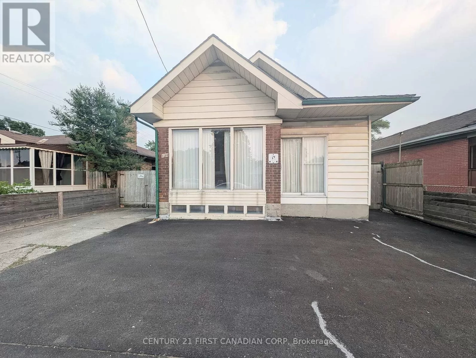 House for rent: 1169 Oxford Street E, London East, Ontario N5Y 3L7