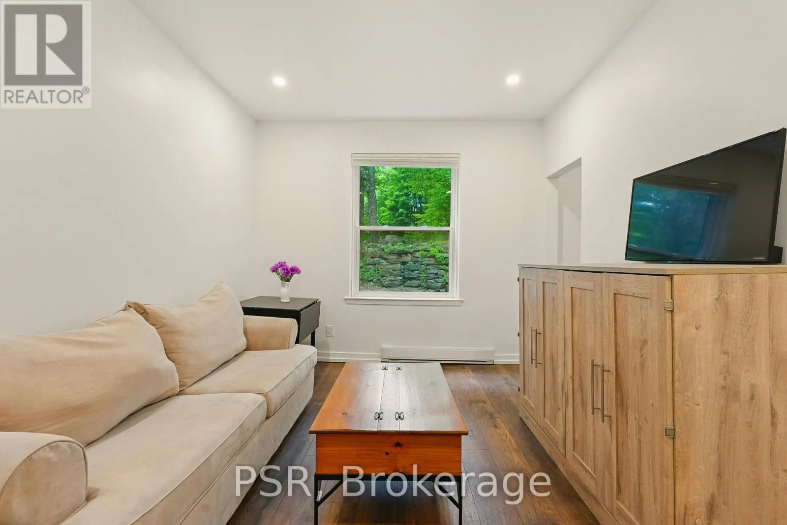 Apartment for rent: 117 - 12 Bigwin Island, Lake of Bays, Ontario P0B 1A0