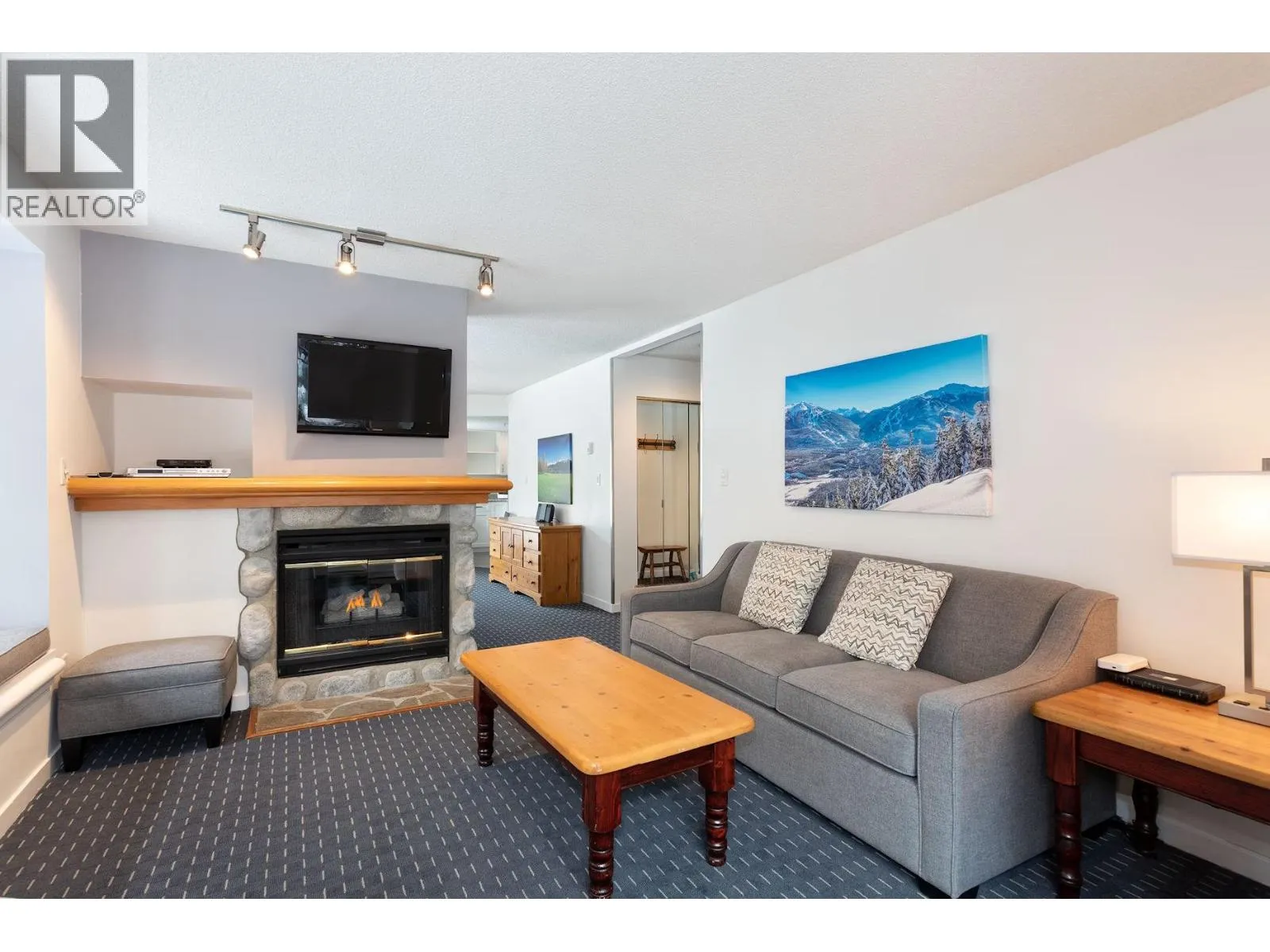 Apartment for rent: 117 2050 Lake Placid(week 51) Road, Whistler, British Columbia V8E 0B6