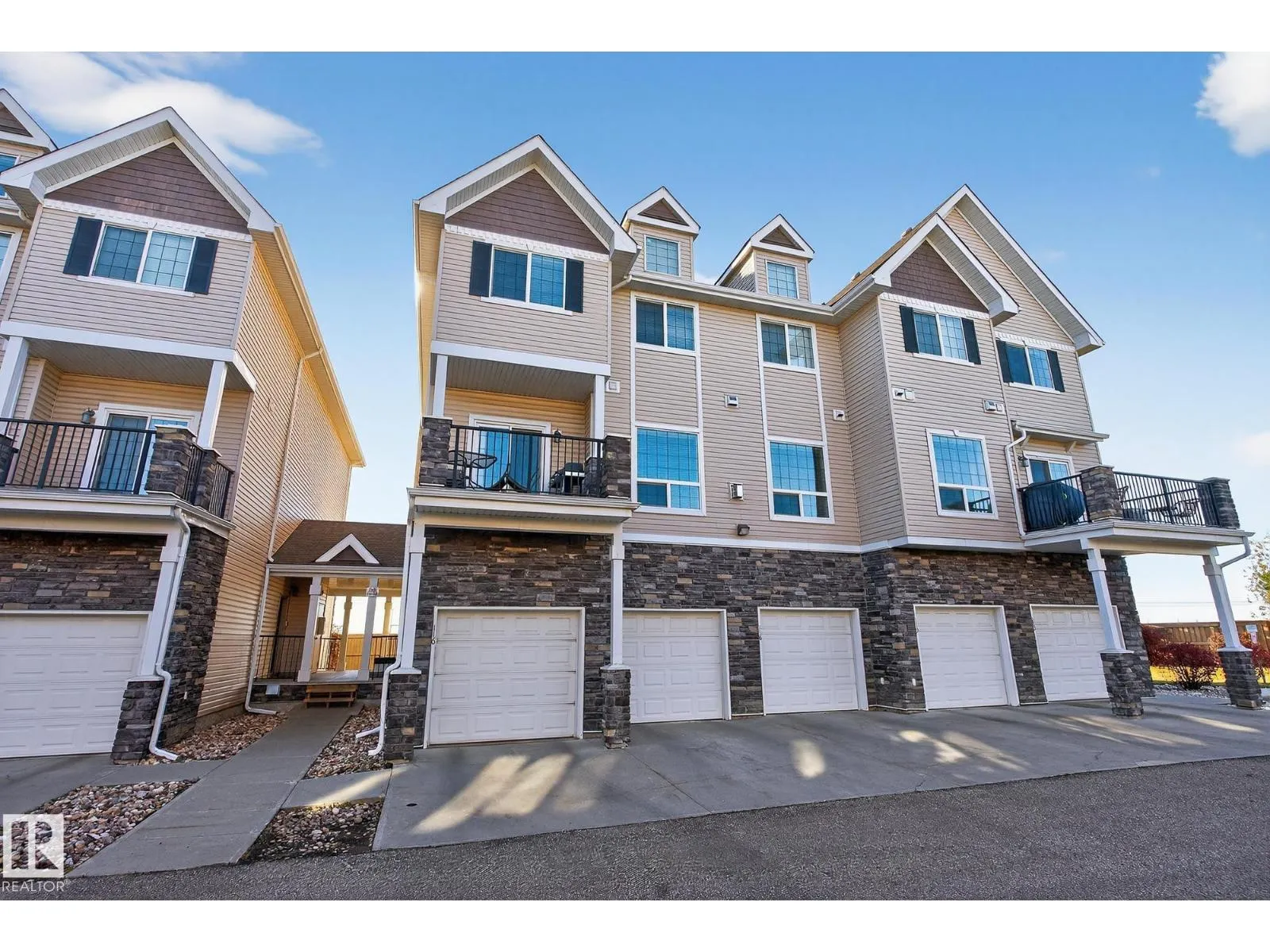 Row / Townhouse for rent: #117 7293 South Terwillegar Dr Nw, Edmonton, Alberta T6R 0N5