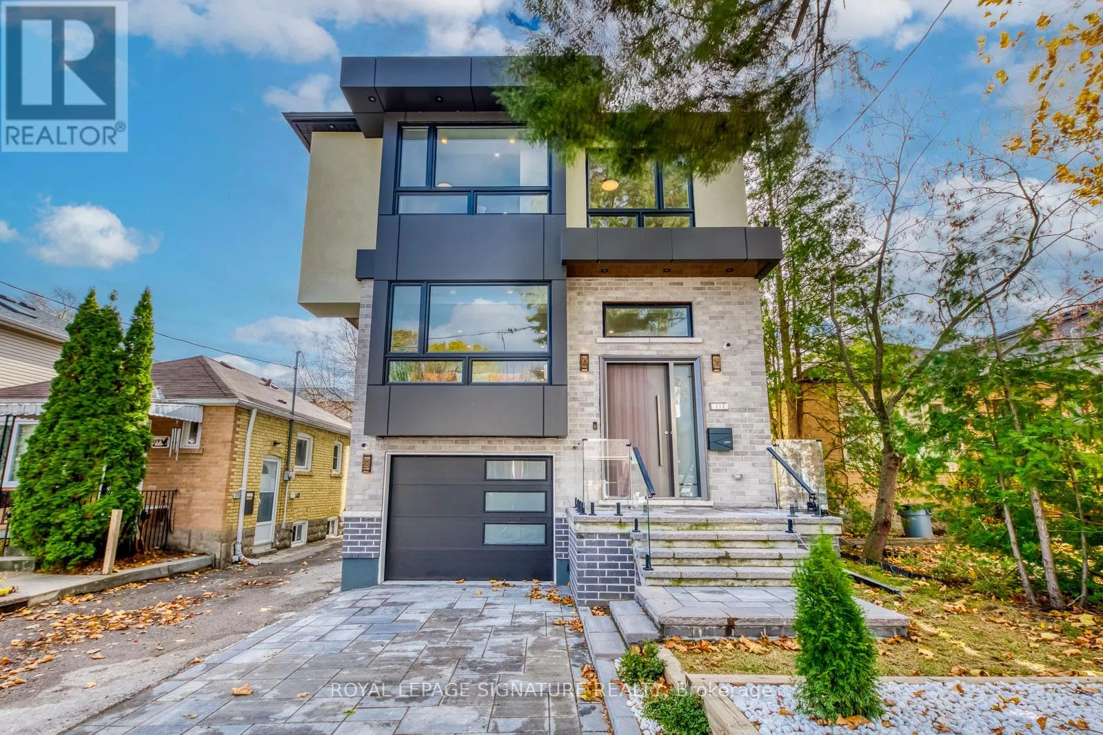 House for rent: 117 Holborne Avenue, Toronto, Ontario M4C 2R3