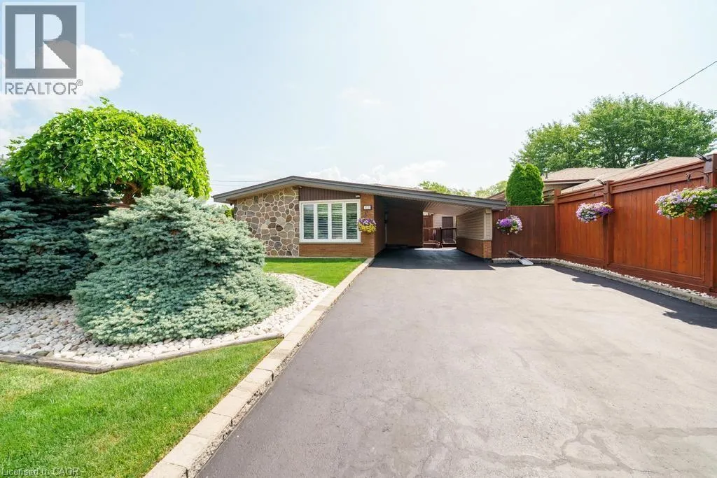 House for rent: 117 Sunrise Drive, Hamilton, Ontario L8K 4C5