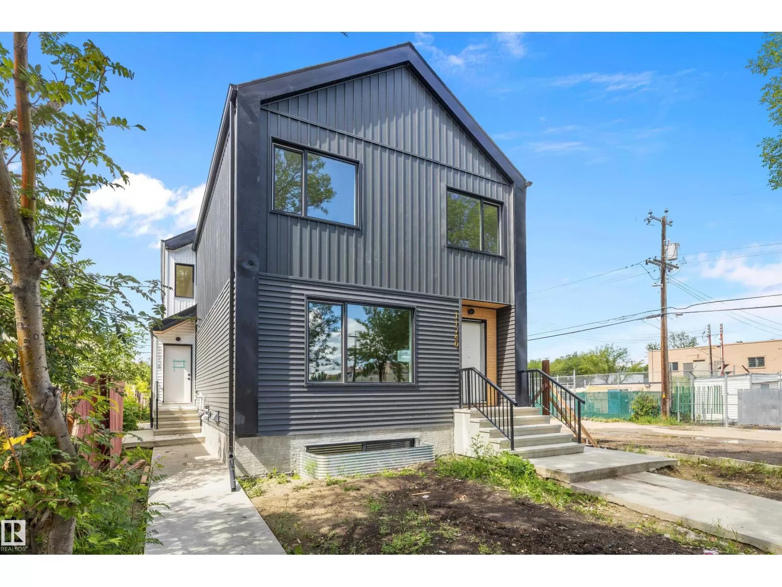 Duplex for rent: 11738 91 St Nw, Edmonton, Alberta T5B 4B3