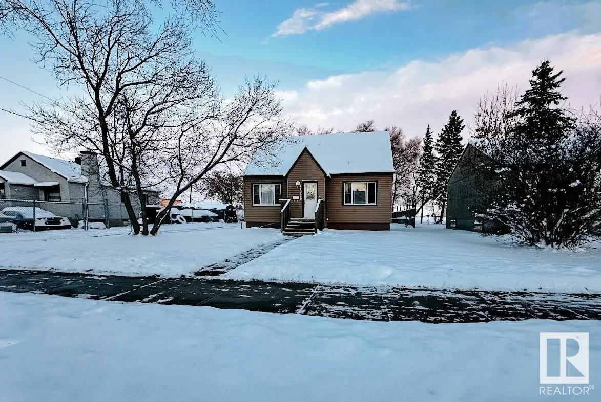 House for rent: 11739 122 St Nw, Edmonton, Alberta T5M 0B6