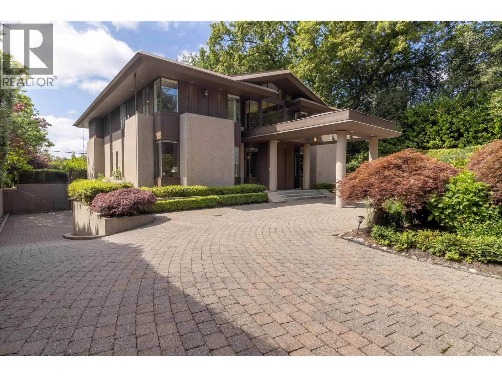 House for rent: 1178 Laurier Avenue, Vancouver, British Columbia V6H 1Y5