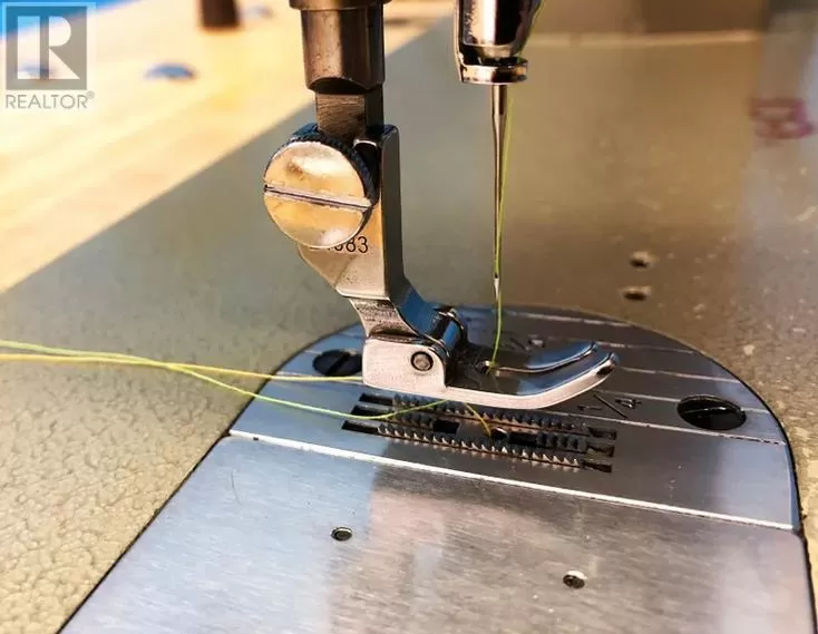 Retail for rent: 118 1 Avenue, Cochrane, Alberta T4C 1Z6