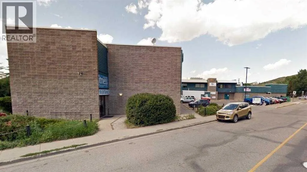 Commercial Mix for rent: 118 1 Avenue W, Cochrane, Alberta T4C 2K8