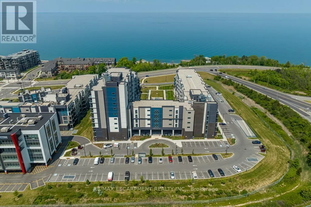 Apartment for rent: 118 - 16 Concord Place, Grimsby, Ontario L3M 0J1