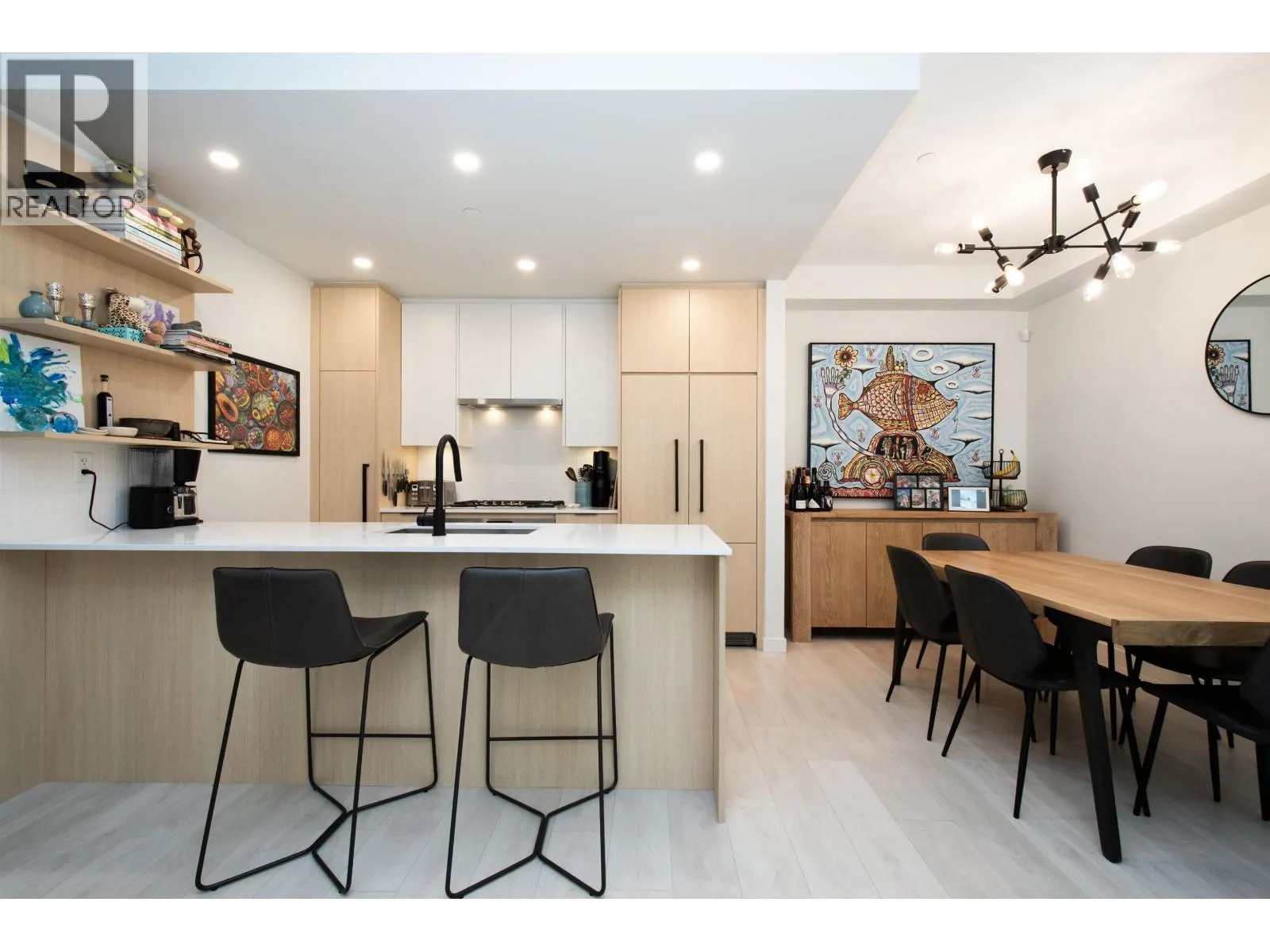 Apartment for rent: 118 2045 Heritage Park Lane, North Vancouver, British Columbia V7H 0E3