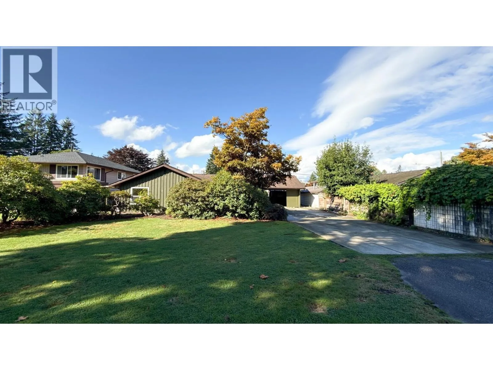 House for rent: 11879 220 Street, Maple Ridge, British Columbia V2X 5P9