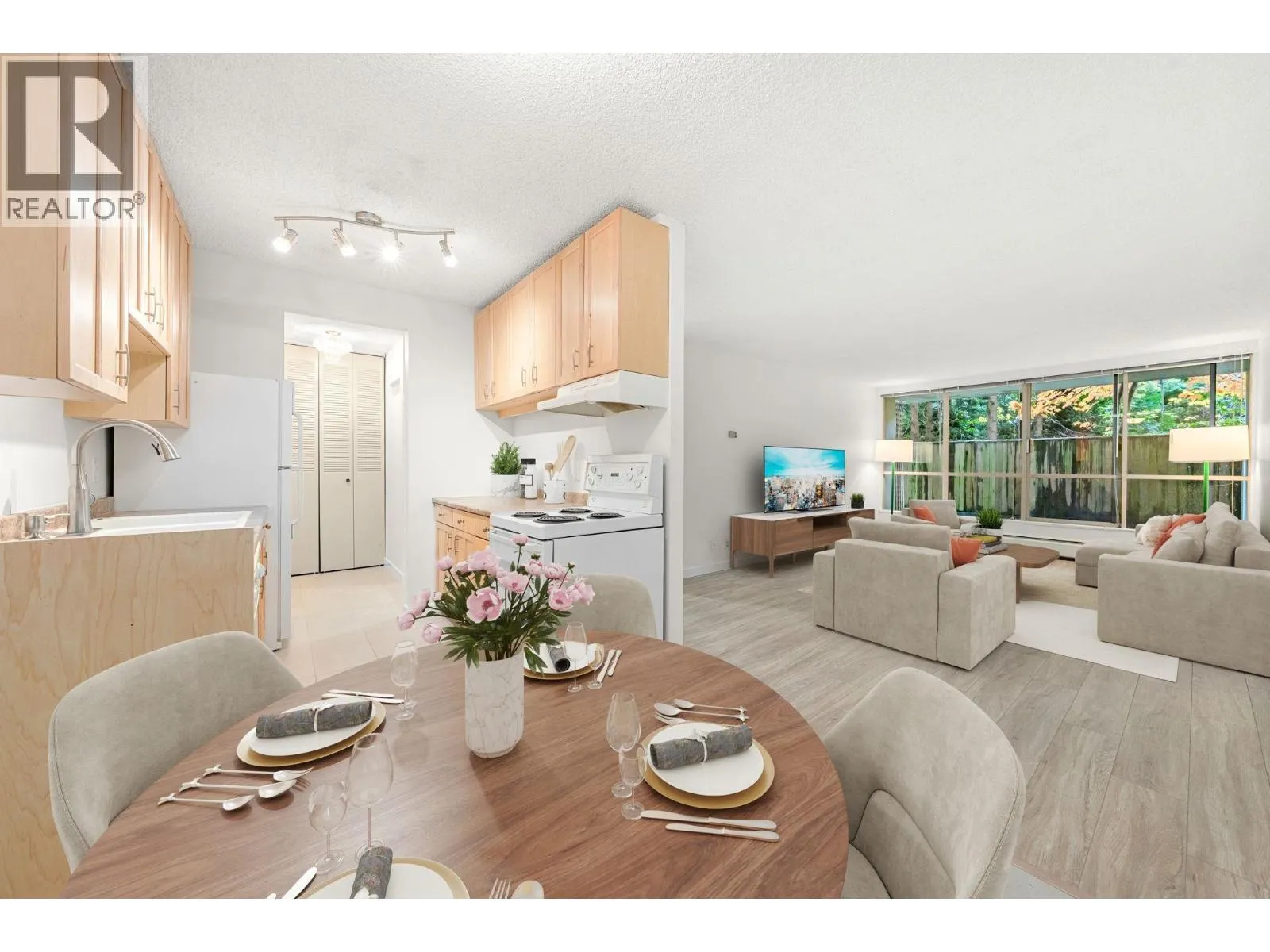 Apartment for rent: 119 2012 Fullerton Avenue, North Vancouver, British Columbia V7P 3E3