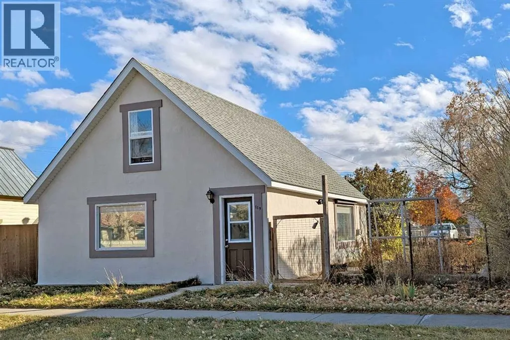 House for rent: 119 47 Avenue W, Claresholm, Alberta T0L 0T0