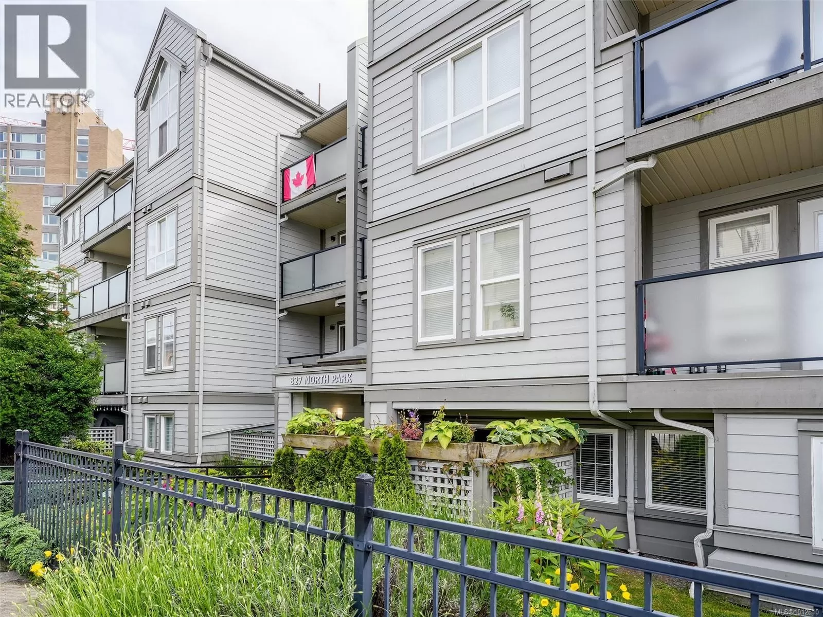 Apartment for rent: 119 827 North Park St, Victoria, British Columbia V8W 3Y3