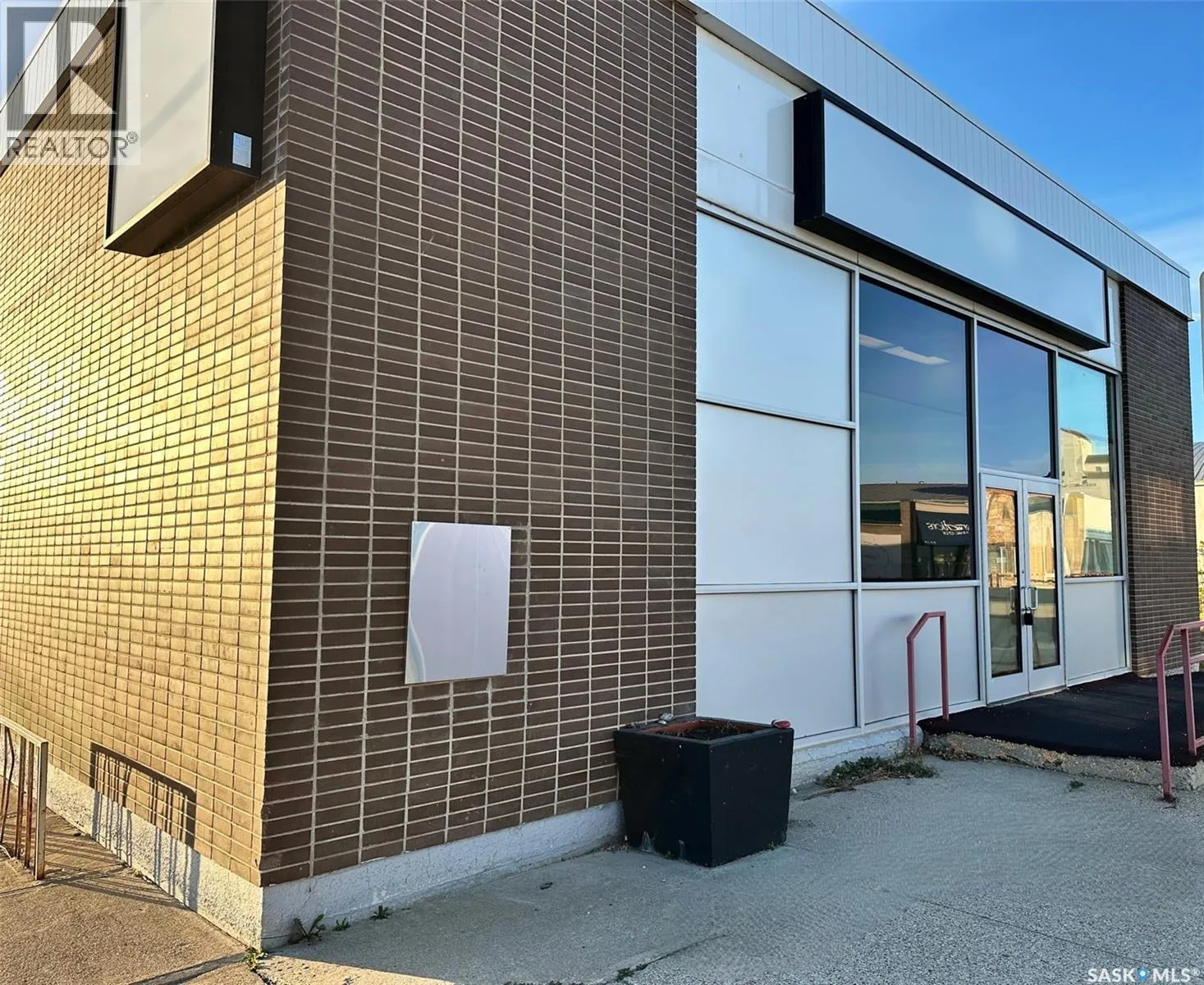 Warehouse for rent: 119 Churchill Street, Hudson Bay, Saskatchewan S0E 0Y0