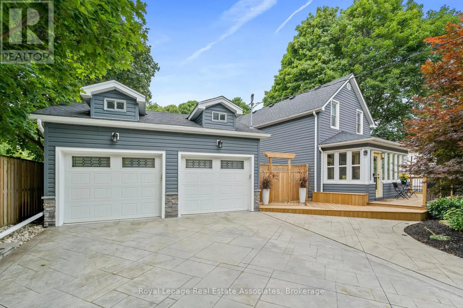 House for rent: 119 Crescent Street, Halton Hills, Ontario L7J 2E1