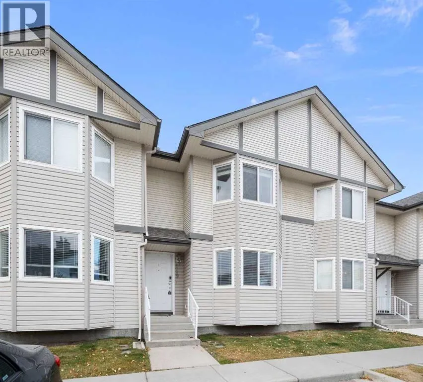 Row / Townhouse for rent: 119 Royal Birch Villas Nw, Calgary, Alberta T3G 5V2