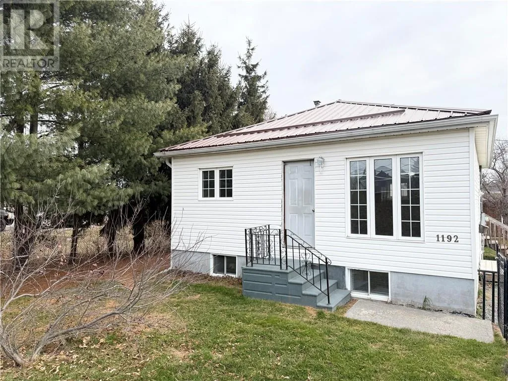 House for rent: 1192 Carmelo Avenue, Sudbury, Ontario P3A 4P4