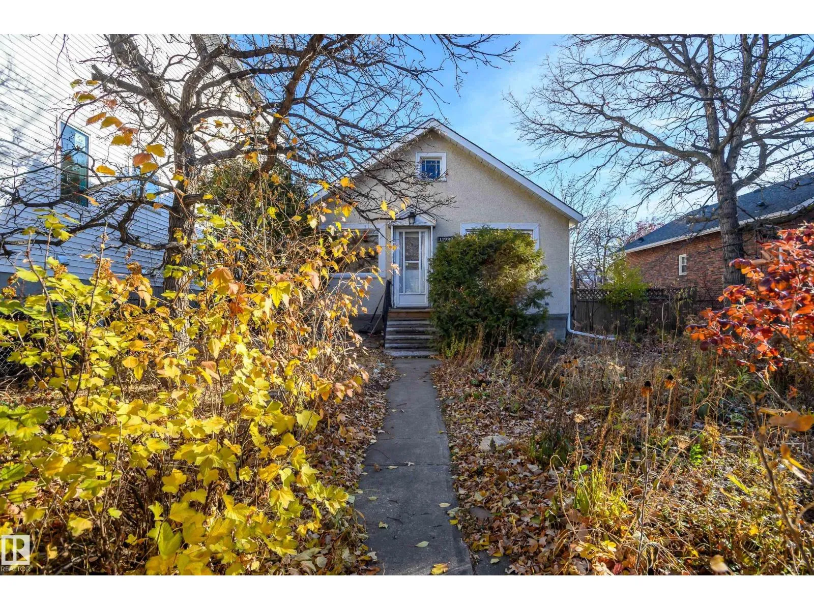 House for rent: 11923 90 St Nw, Edmonton, Alberta T5B 3Y8