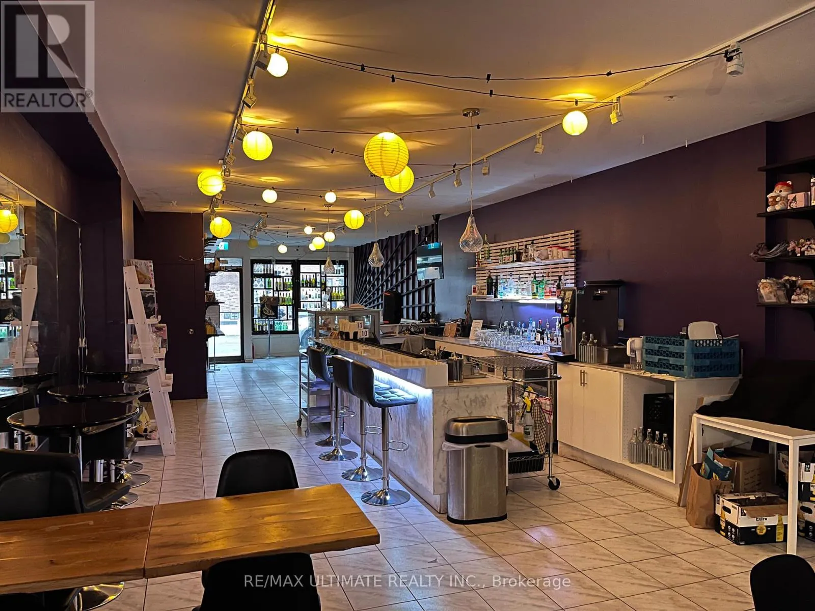 1193 Dundas Street, Toronto, Ontario M6J 1X3