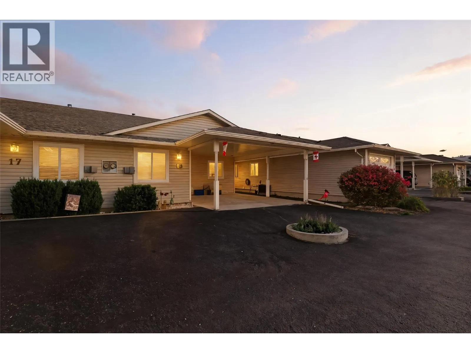 Duplex for rent: 1195 14th Street Unit# 18, Kamloops, British Columbia V2B 8L1