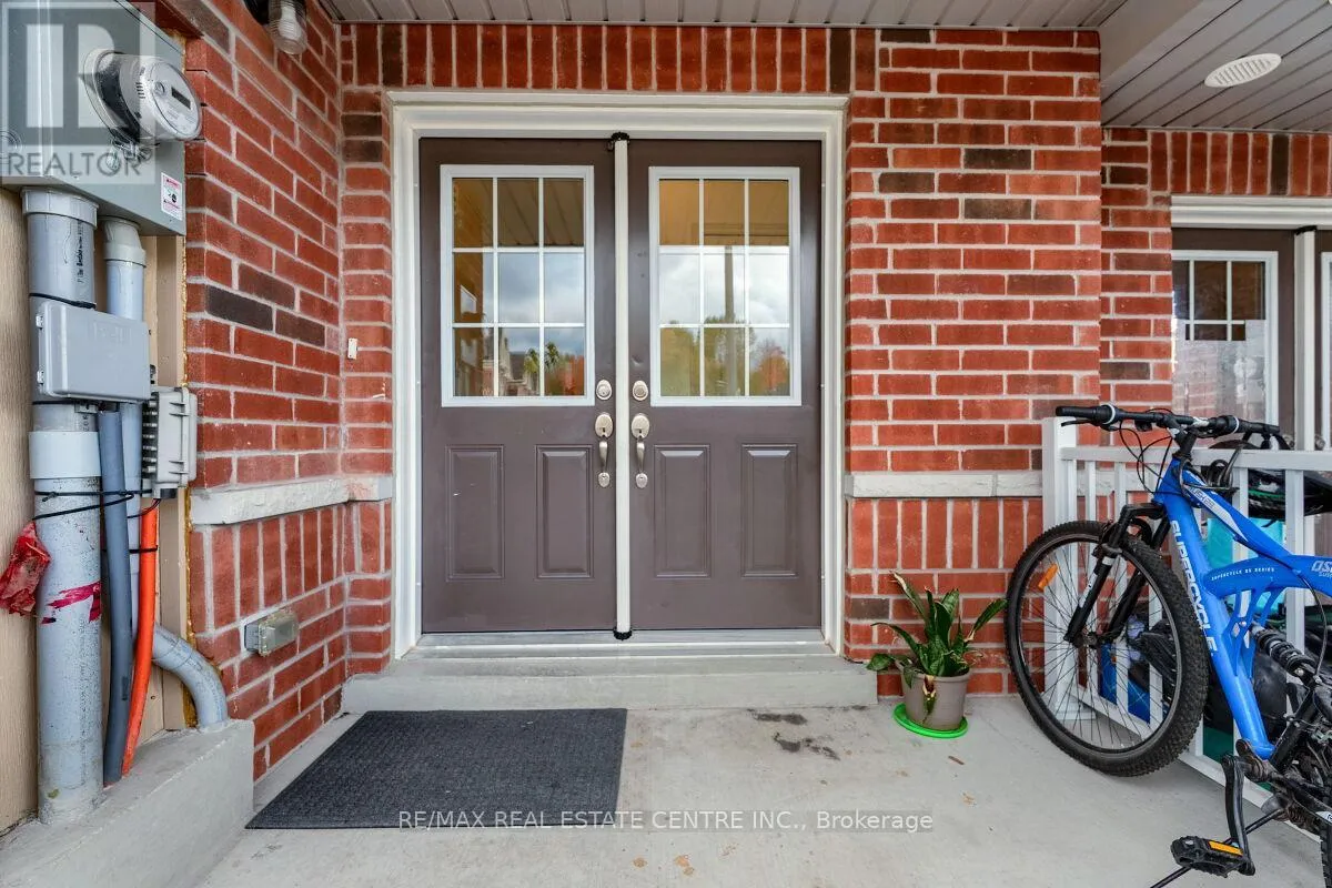 Row / Townhouse for rent: 1195 Kettering Drive, Oshawa, Ontario L1K 1A6