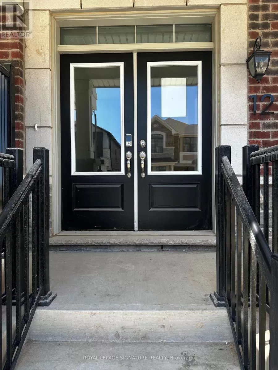 Row / Townhouse for rent: 12 - 1259 Lily Crescent, Milton, Ontario L9E 2C1