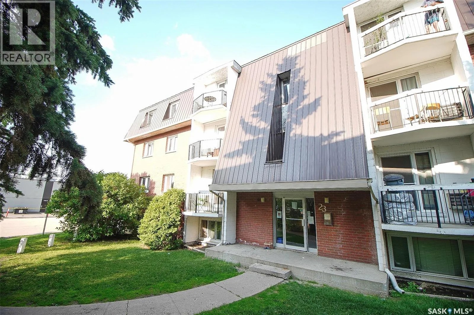 Apartment for rent: 12 23 Centennial Street, Regina, Saskatchewan S4S 6K7