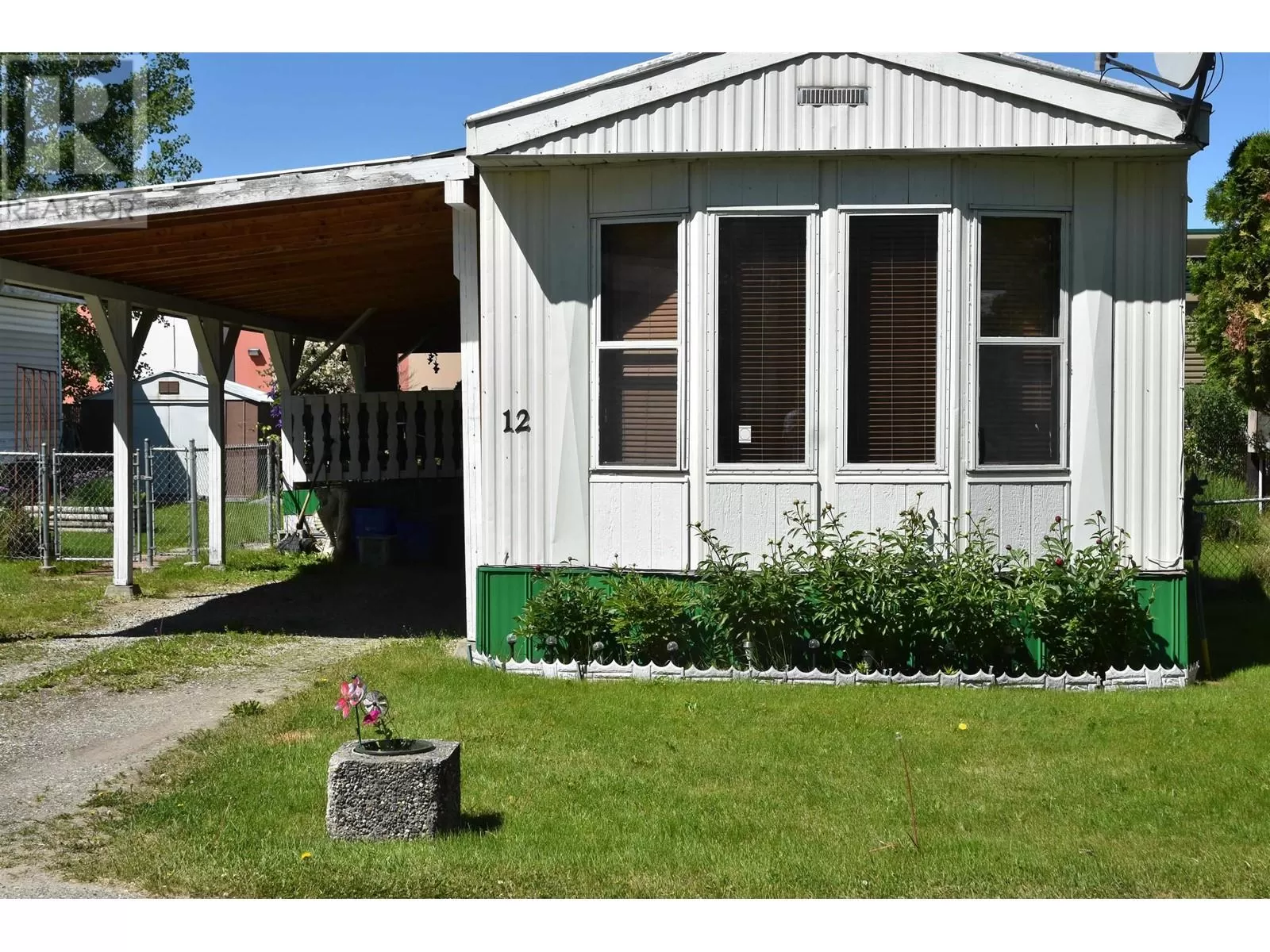 Manufactured Home/Mobile for rent: 12 2377 Larch Avenue, Quesnel, British Columbia V2J 4R9