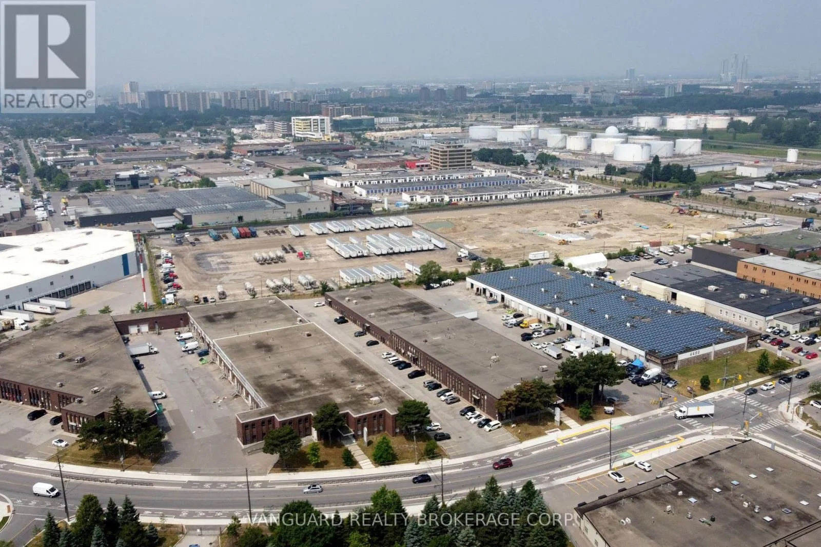 Multi-Tenant Industrial for rent: 12 - 4480 Chesswood Drive, Toronto, Ontario M3J 2B9