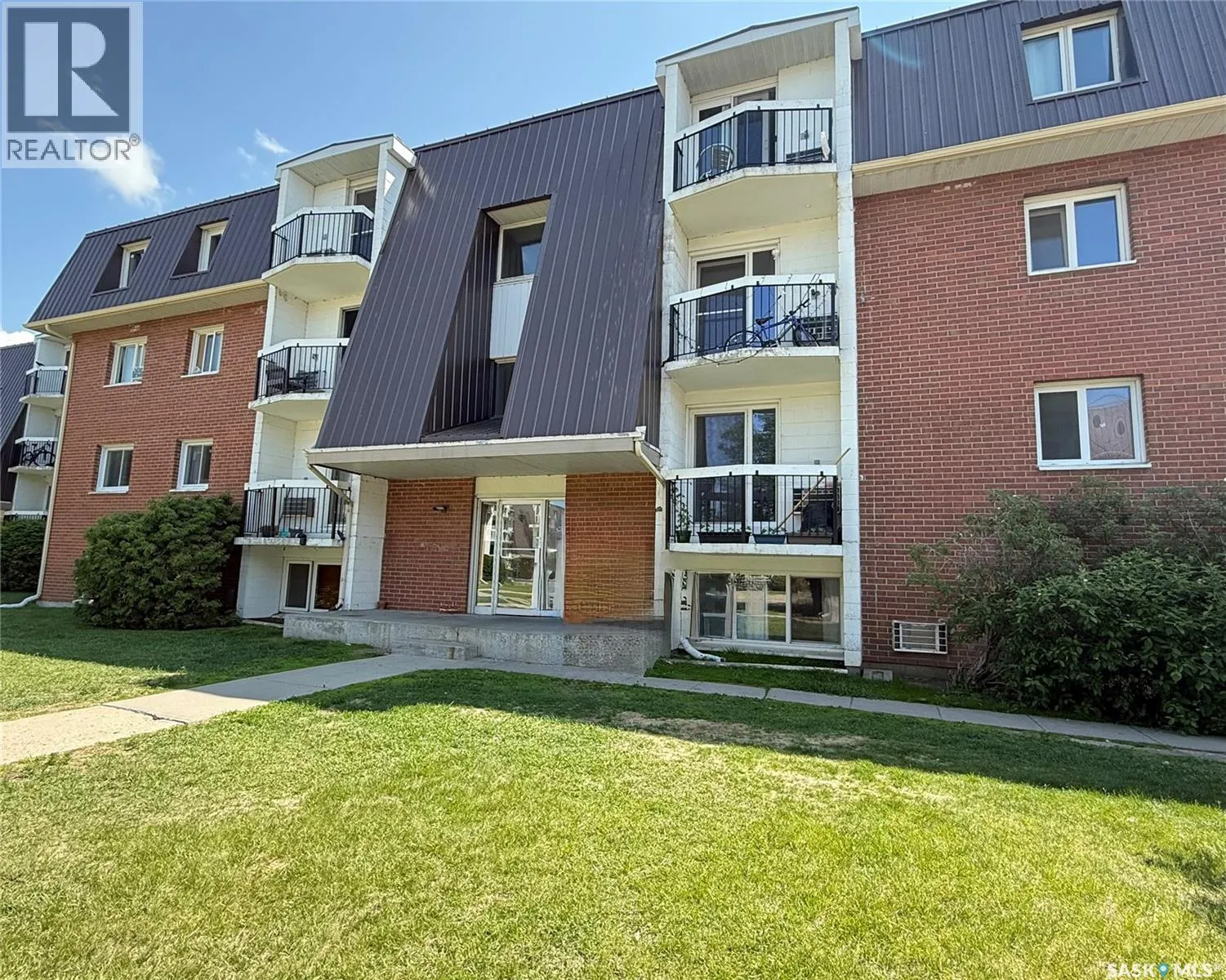 Apartment for rent: 12 47 Centennial Street, Regina, Saskatchewan S4S 6P8