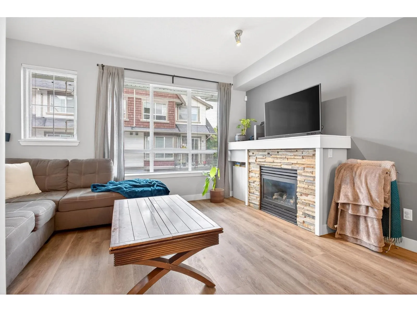 Row / Townhouse for rent: 12 7155 189 Street, Surrey, British Columbia V4N 5S8