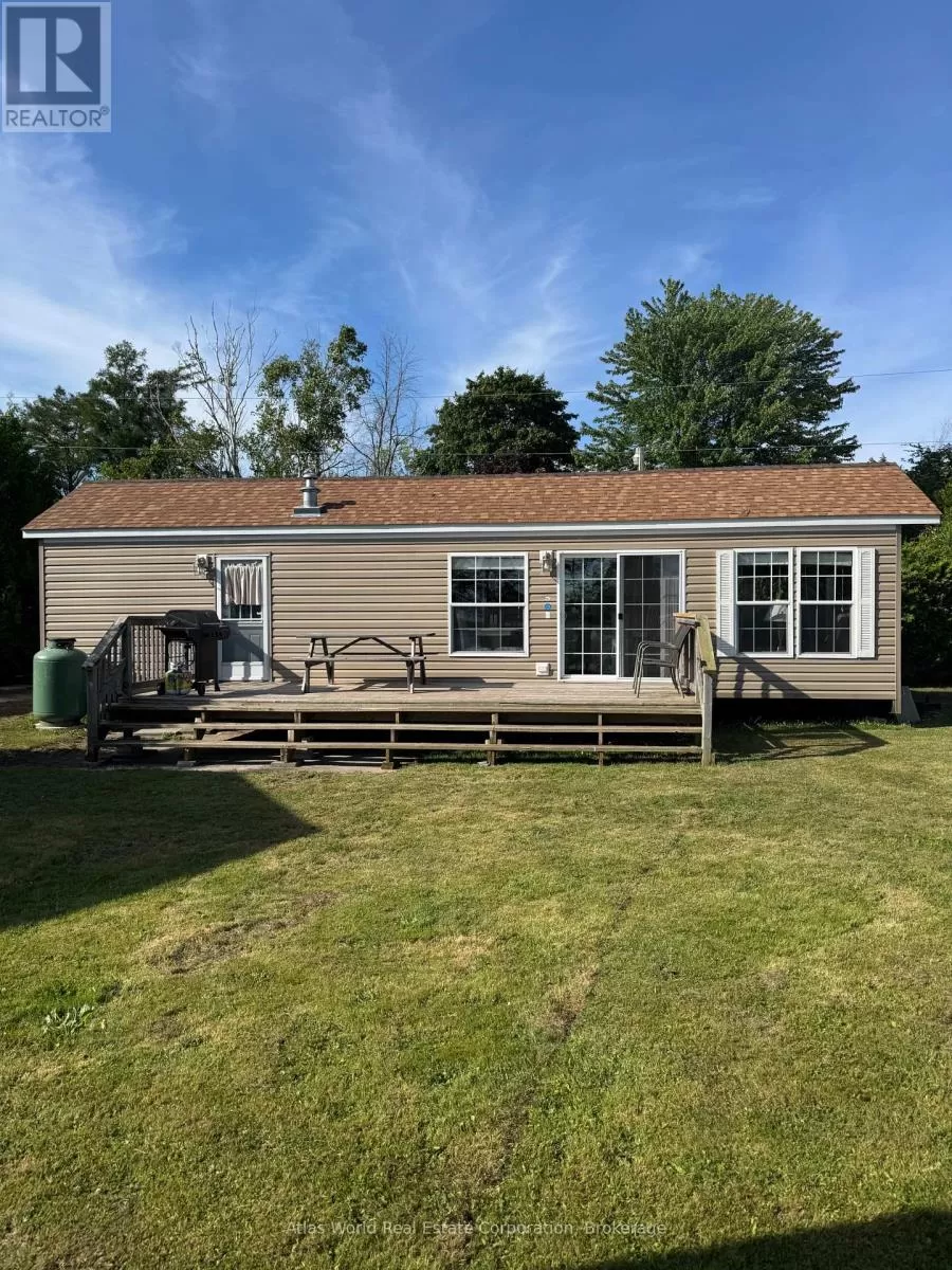 Mobile Home for rent: 12 - 9 Tamarac Road, Northern Bruce Peninsula, Ontario N0H 2M0