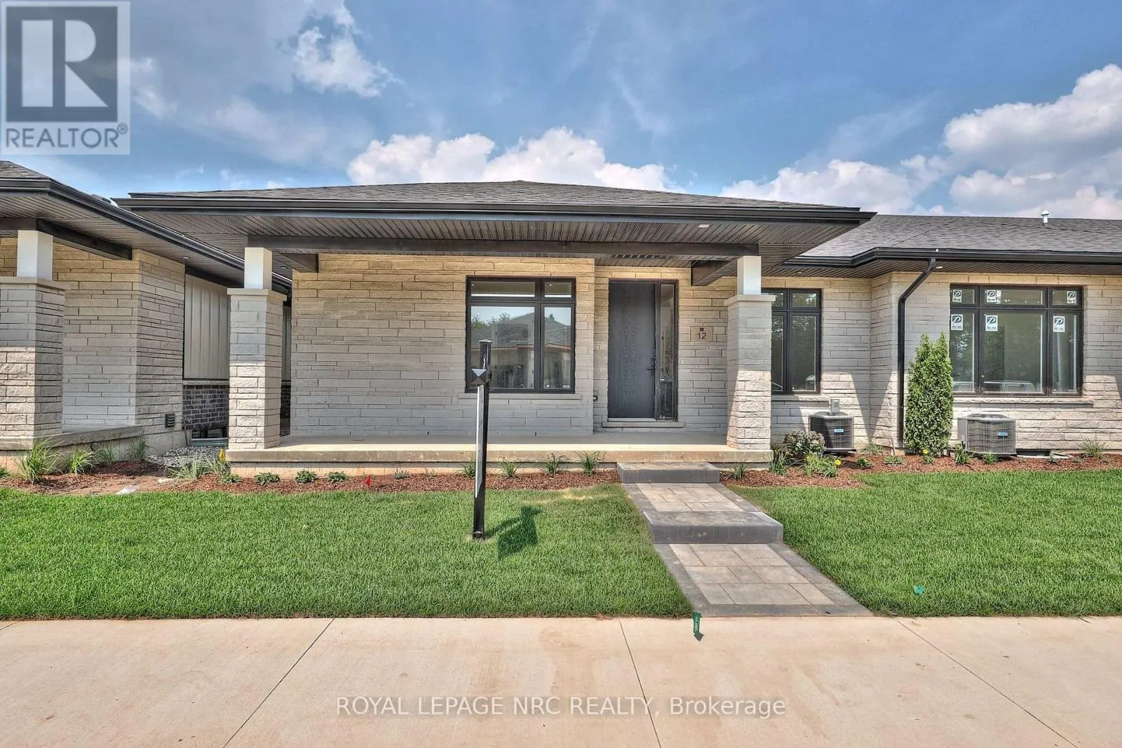 Row / Townhouse for rent: 12 Accursi Crescent, Pelham, Ontario L0S 1E2