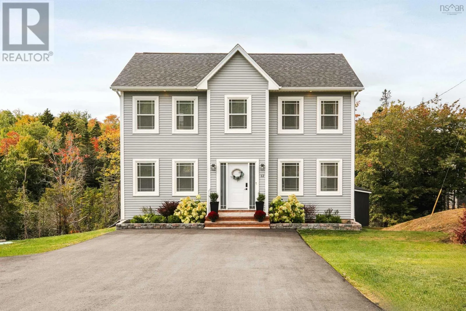 House for rent: 12 Barnham Court, Hammonds Plains, Nova Scotia B4B 1V8