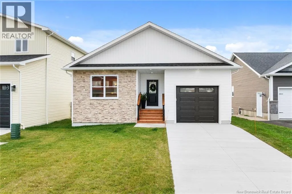 12 Briar Brook Place, Fredericton, New Brunswick E3A 3N1