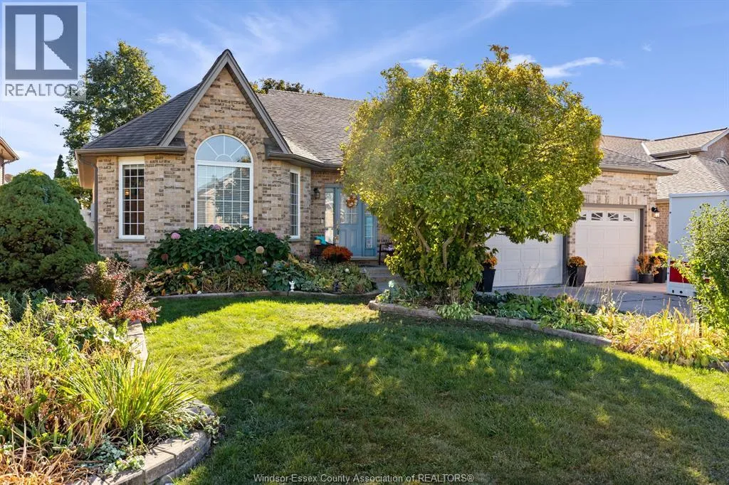 12 Cambridge Court, Amherstburg, Ontario N9V 4B5