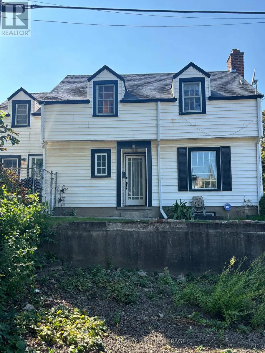 House for rent: 12 Chestnut Street E, St. Catharines, Ontario L2T 1G5