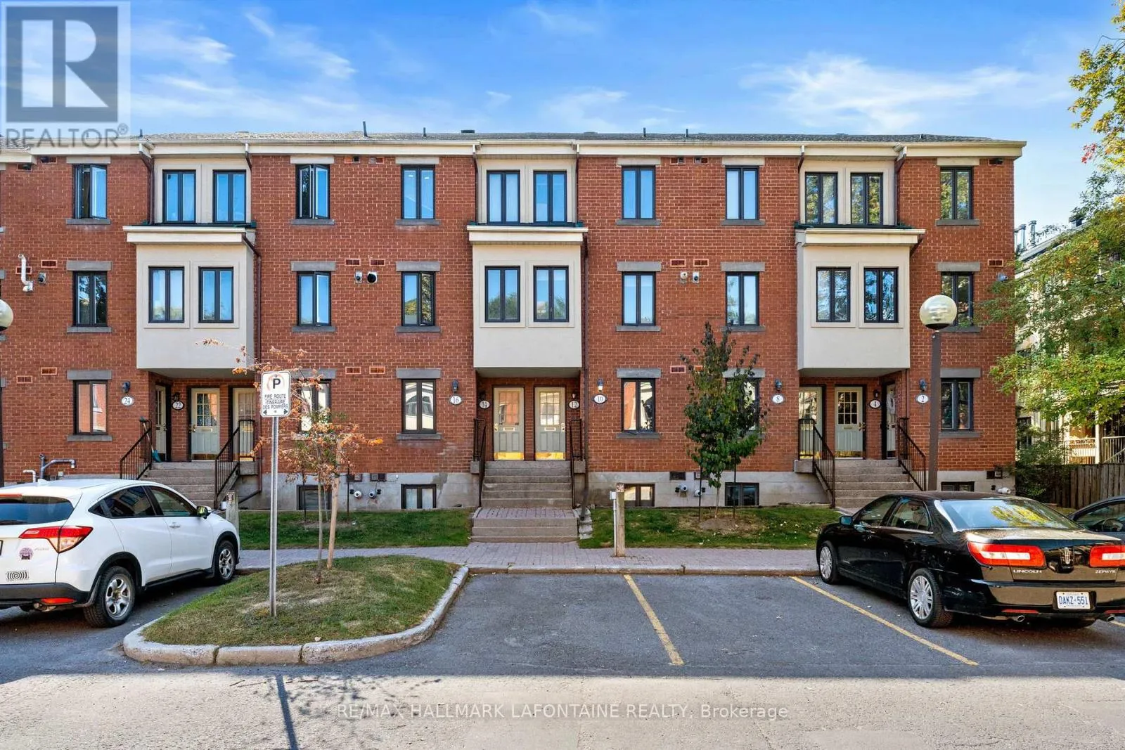 Row / Townhouse for rent: 12 Crispin Private, Ottawa, Ontario K1K 2T8